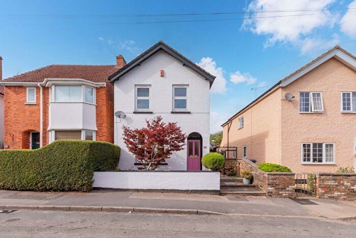 3 Bedroom Detached House For Sale In Boyn Valley Road, Maidenhead, SL6