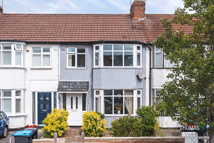 3 Bedroom Terraced House For Sale In Pembroke Road, London, N13