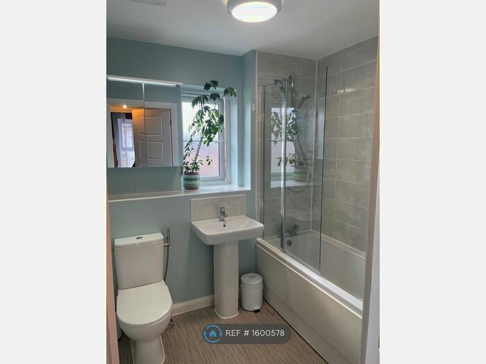 1 Bedroom Flat To Rent In Patchway, Bristol, BS34