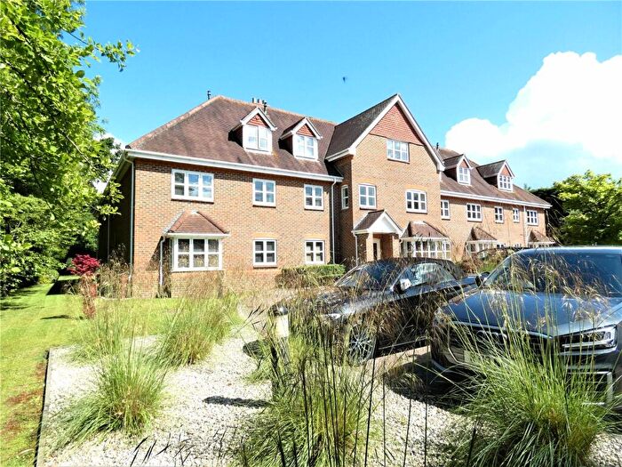 2 Bedroom Flat For Sale In Wessex Grange, Reading Road, Sherfield-on-Loddon, Hook, RG27