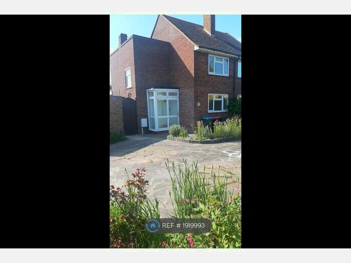 3 Bedroom Semi-Detached House To Rent In Rossland Road, Ramsgate, CT12