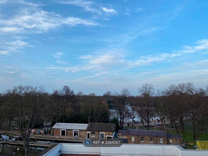 2 Bedroom Flat To Rent In Mark House, London, E2