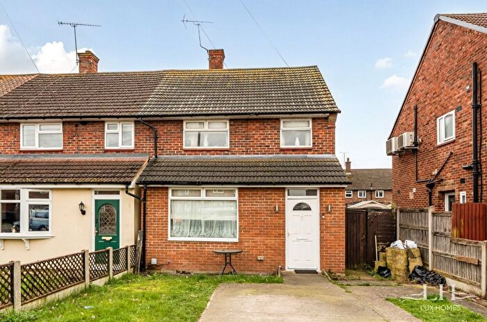 2 Bedroom End Terrace House For Sale In Erriff Drive, South Ockendon, RM15