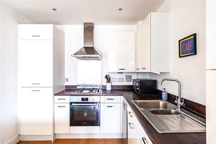 1 Bedroom Flat For Sale In Milkwood Road, London, SE24