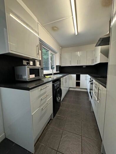 6 Bedroom Detached House To Rent In Eldon Road, Birmingham, B16