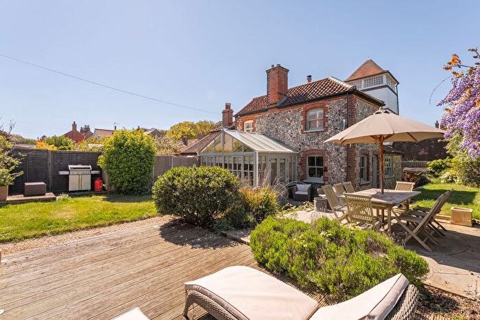 3 Bedroom Semi-Detached House For Sale In The Londs, Overstrand, NR27