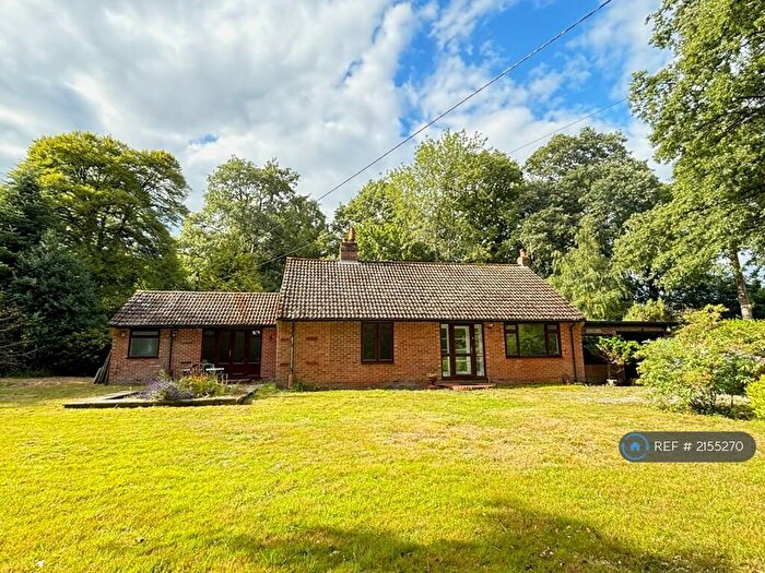 4 Bedroom Bungalow To Rent In Tile Barn, Woolton Hill, Newbury, RG20