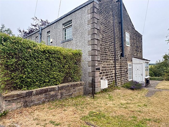 3 Bedroom Semi Detached House To Rent In Huddersfield Road, Scouthead, Oldham, Greater Manchester, OL4