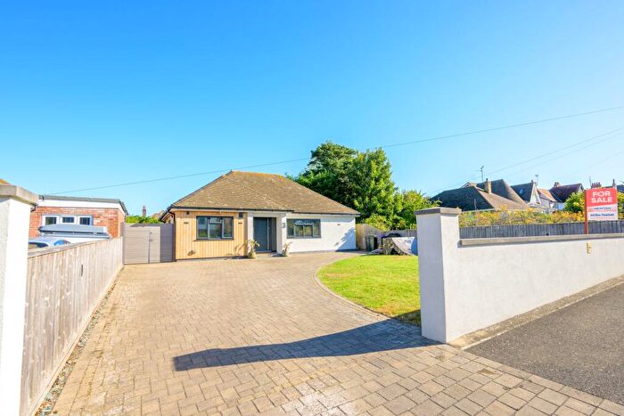 3 Bedroom Bungalow For Sale In Shardeloes Road, Skegness, PE25
