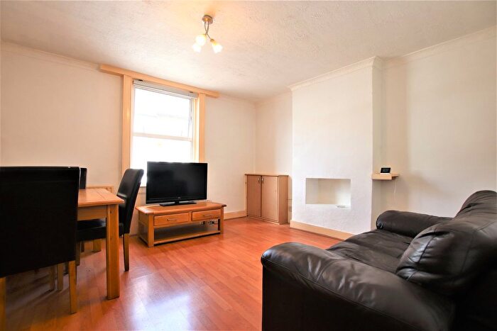 2 Bedroom Maisonette To Rent In Laud Street, Croydon, CR0