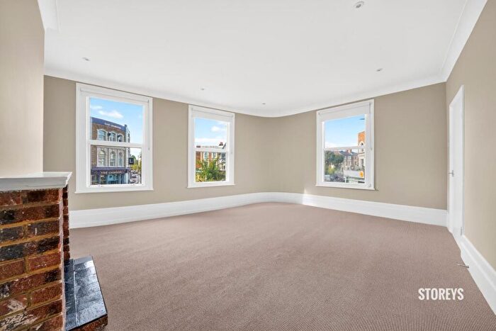 2 Bedroom Duplex To Rent In Lauriston Road, Victoria Park Village, Hackney, E9