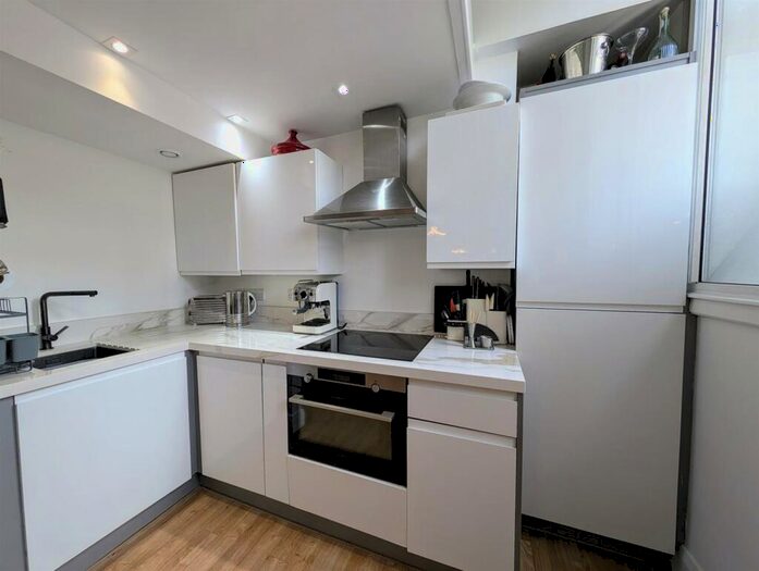 2 Bedroom Apartment To Rent In Crosshall Street, Liverpool, L1