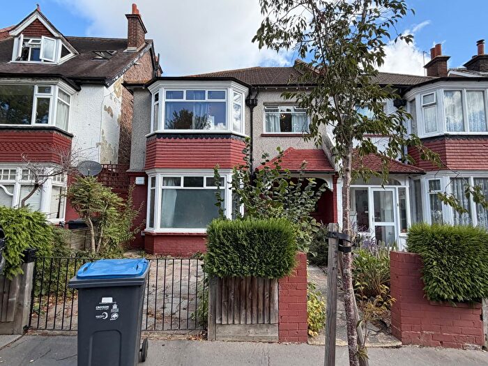2 Bedroom Flat For Sale In A Craignish Avenue, Norbury, London, SW16