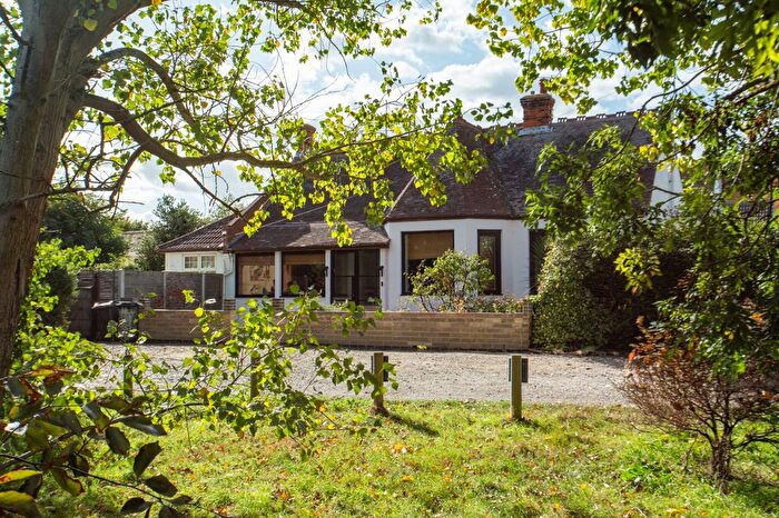 3 Bedroom Bungalow For Sale In Oxenden Square, Herne Bay, Kent, CT6