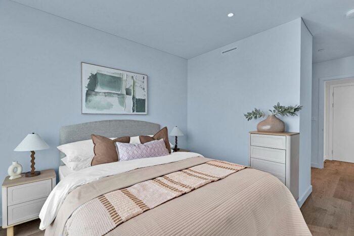3 Bedroom Flat To Rent In Elephant Amp; Castle, Walworth Road, SE1