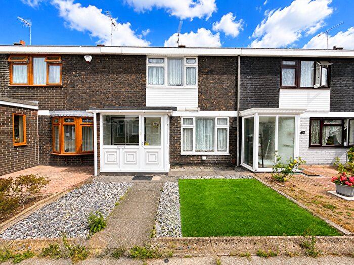 3 Bedroom Terraced House For Sale In Gladwyns, Basildon, Essex, SS15