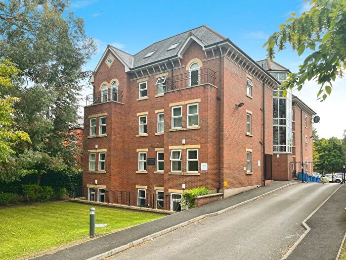 2 Bedroom Flat For Sale In Palatine Road, West Didsbury, Manchester, M20