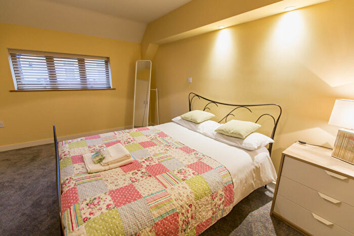 2 Bedroom Apartment To Rent In Apartment Harnall Court, CV1