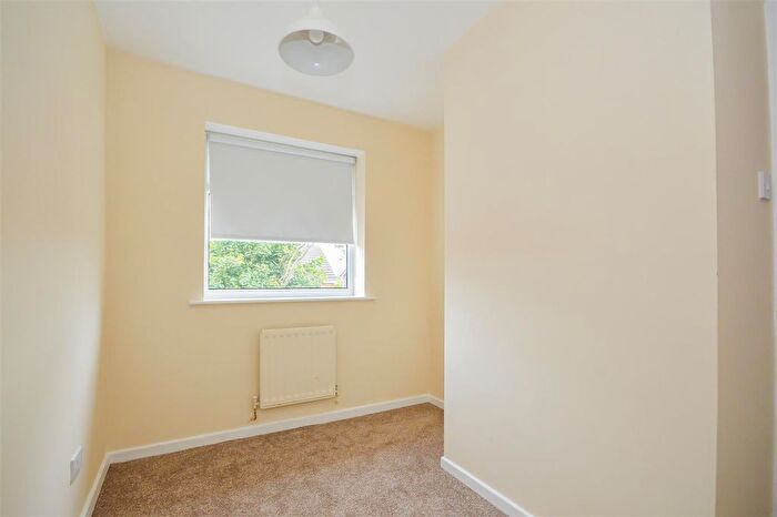 3 Bedroom Property For Sale In Greentop, New Crofton, Wakefield, WF4