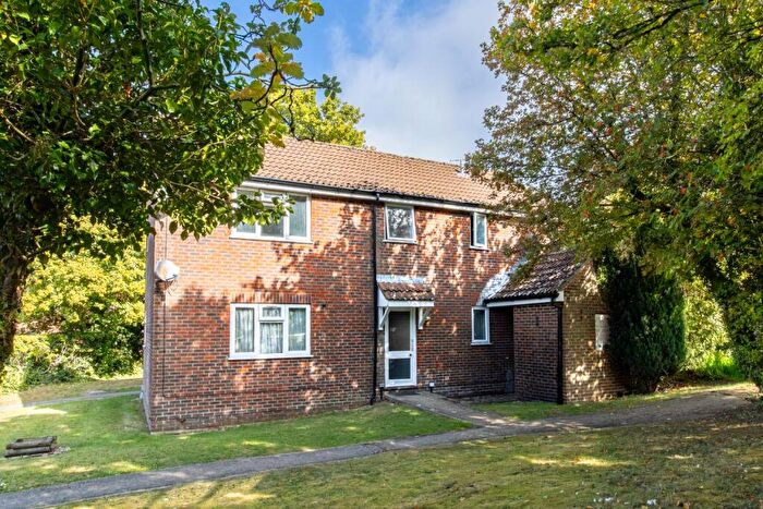 Studio To Rent In Salisbury Close, Alton, Hampshire, GU34