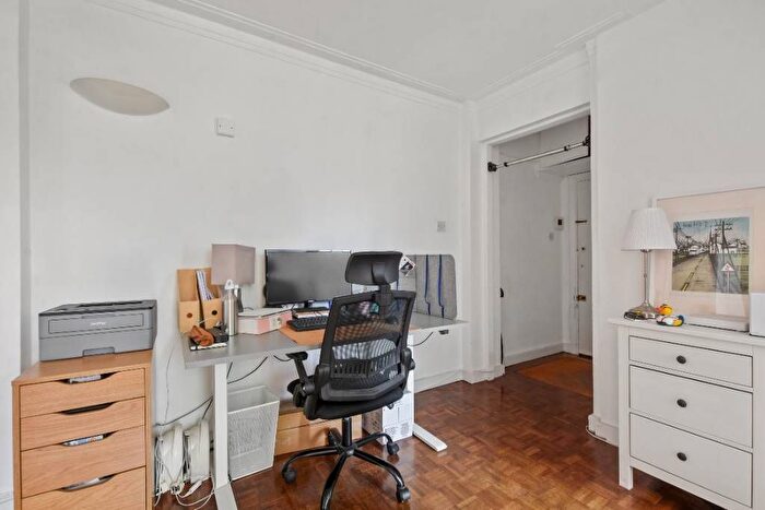 1 Bedroom Flat For Sale In Eton College Road, Chalk Farm, Camden, NW3
