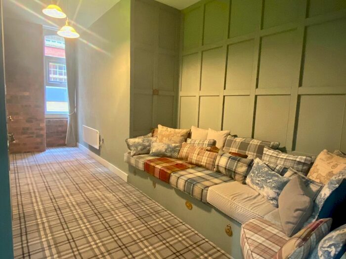 3 Bedroom Flat To Rent In Royal Mills, Redhill Street, Manchester, M4