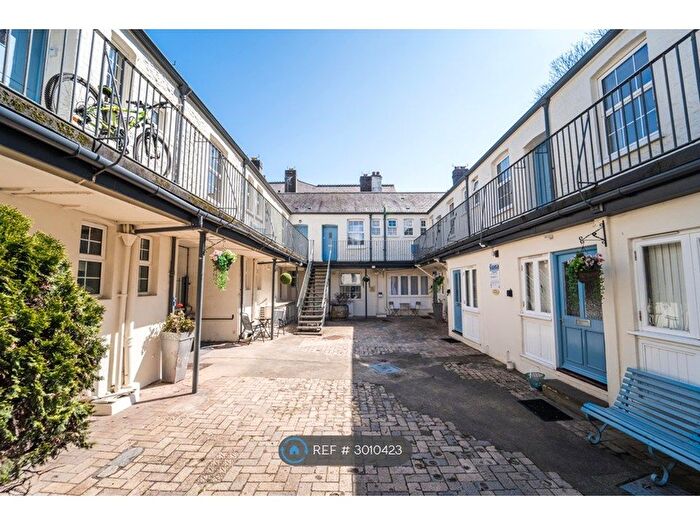 1 Bedroom Flat To Rent In Trinity Hill, Torquay, TQ1
