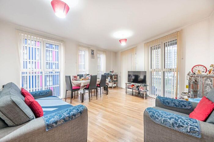 3 Bedroom Flat For Sale In Hatton Road, Alperton, Wembley, HA0
