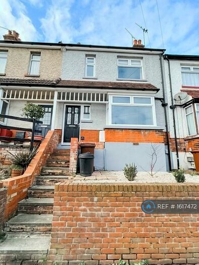 2 Bedroom Terraced House To Rent In Elm Avenue, Chatham, ME4