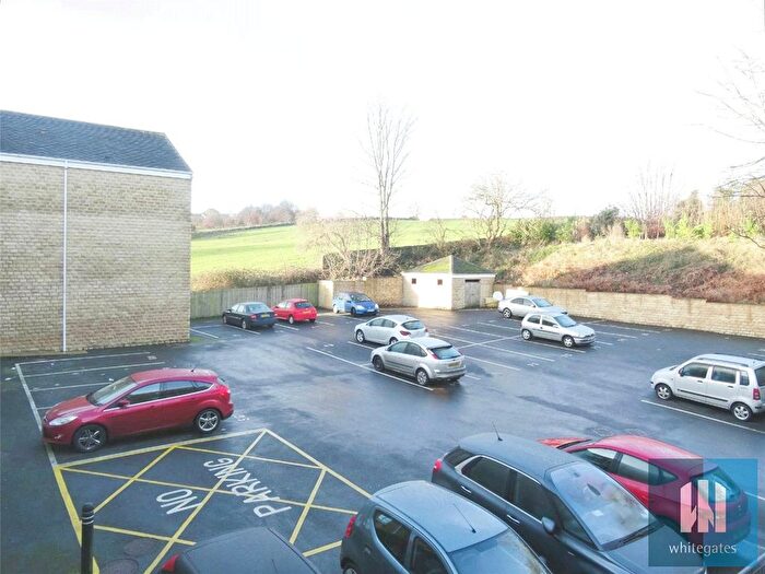 2 Bedroom Flat To Rent In Croft Court, Mount Lane, Rastrick, Brighouse, HD6