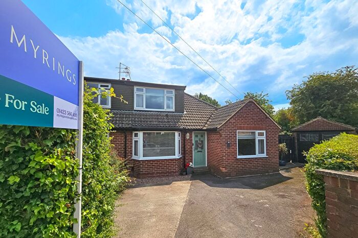 3 Bedroom Semi-Detached Bungalow For Sale In Plompton Close, Harrogate, HG2