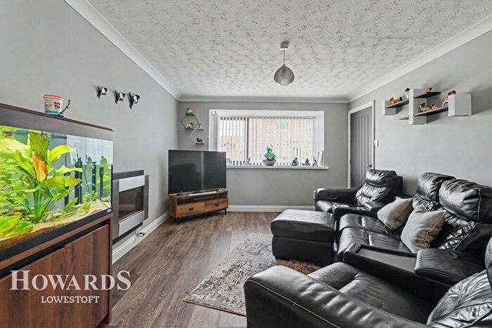 3 Bedroom Detached House For Sale In Wentworth Way, Lowestoft, NR33