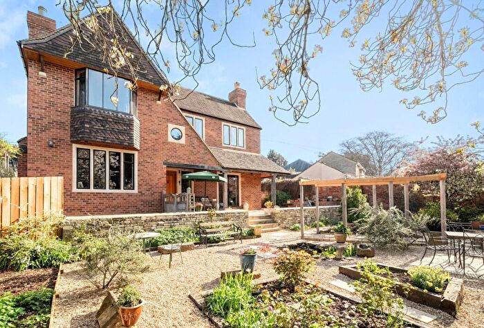 4 Bedroom Detached House For Sale In Cainscross Road, Stroud, Gloucestershire, GL5