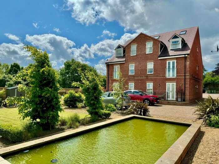 2 Bedroom Flat For Sale In Madison Gardens, Liversedge, WF15