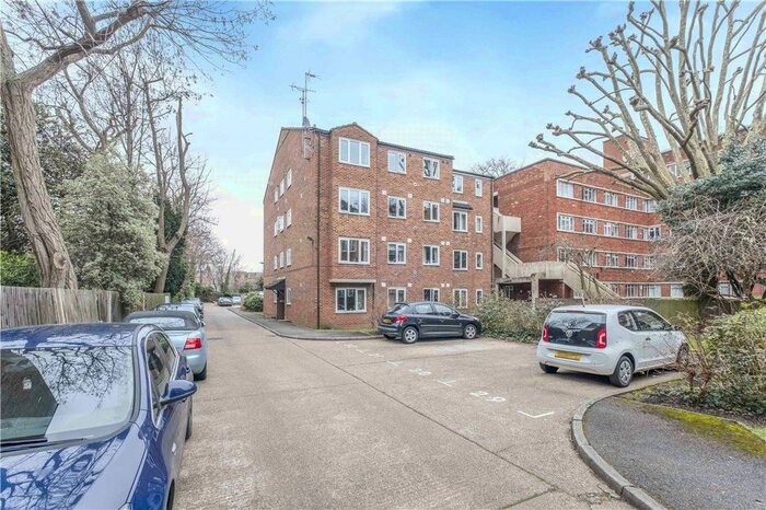 Studio To Rent In Isis Close, Putney, SW15