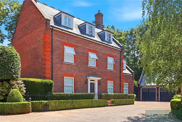 7 Bedroom Detached House To Rent In Regents Drive, Woodford Green, IG8