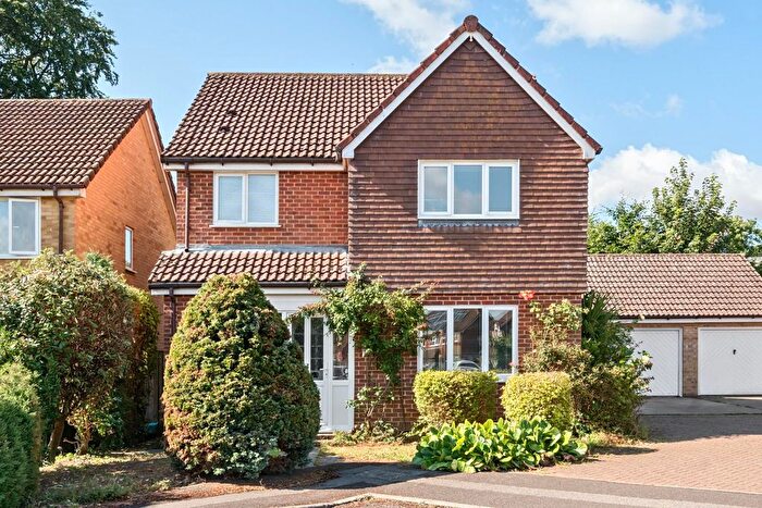 4 Bedroom Detached House To Rent In Canon Woods Way, Kennington, TN24