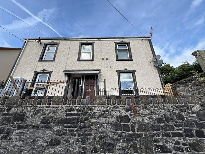 2 Bedroom Flat To Rent In Old Llanstephan Road, Johnstown, Carmarthen, SA31