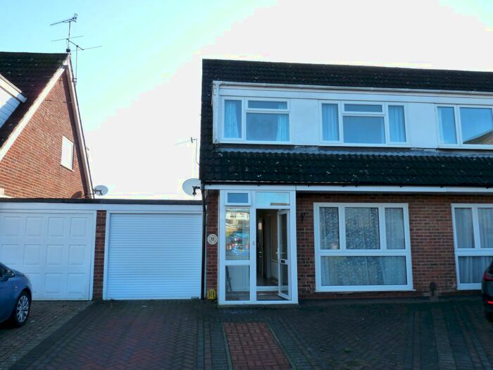 3 Bedroom Semi-Detached House To Rent In Streatfield, Edenbridge, TN8