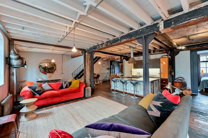 2 Bedroom Maisonette To Rent In Doyce Street, London Bridge, London, SE1