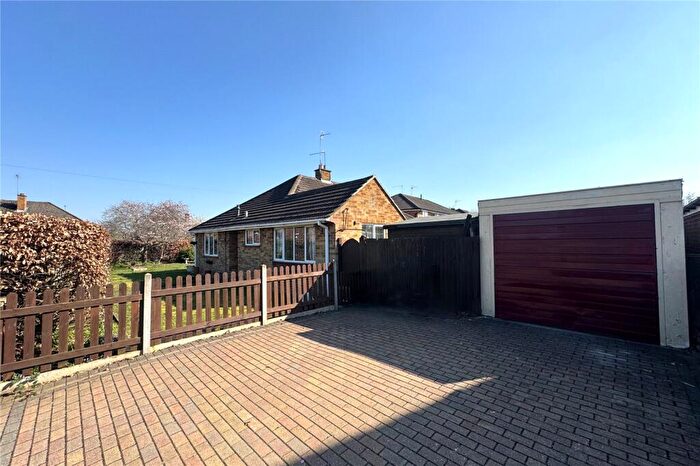 2 Bedroom Bungalow For Sale In Horn Road, Farnborough, Hampshire, GU14
