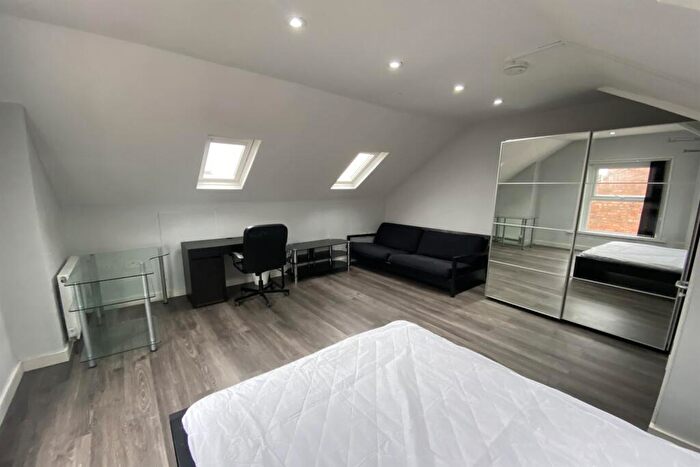 4 Bedroom Semi-Detached House To Rent In Mona Street, NG9