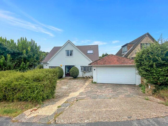 4 Bedroom Detached House To Rent In New Road, Marlow Bottom, SL7