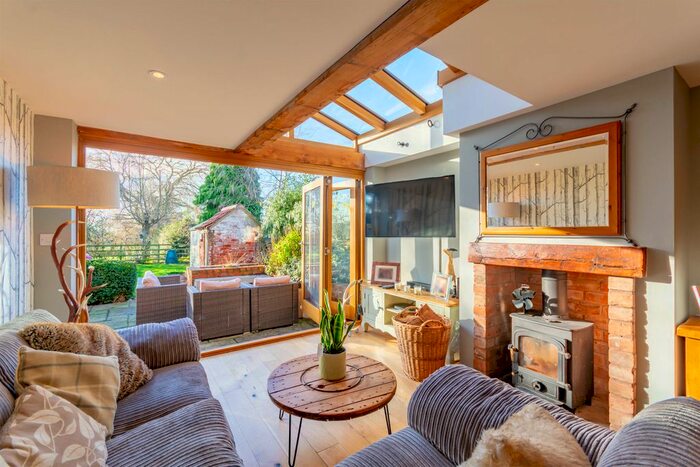 3 Bedroom Cottage For Sale In Orchard Cottage, Main Street, Flintham NG23