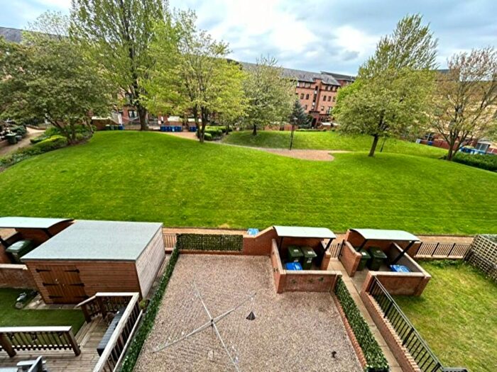 2 Bedroom Apartment To Rent In Errol Gardens, New Gorbals, G5