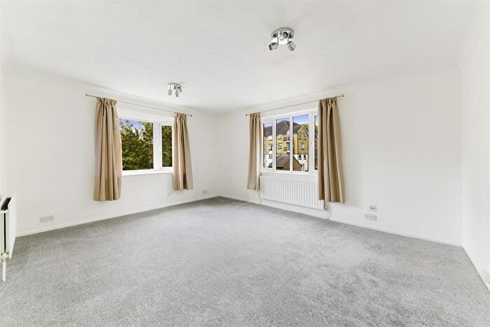 1 Bedroom Apartment To Rent In Hathaway Court, St Annes Rise, Redhill, RH1