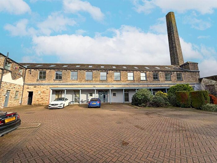 3 Bedroom Apartment For Sale In Hainsworth Road, Silsden, BD20