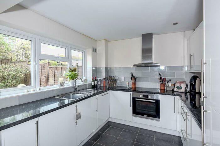 3 Bedroom Terraced House To Rent In Thatcham, West Berkshire, RG18