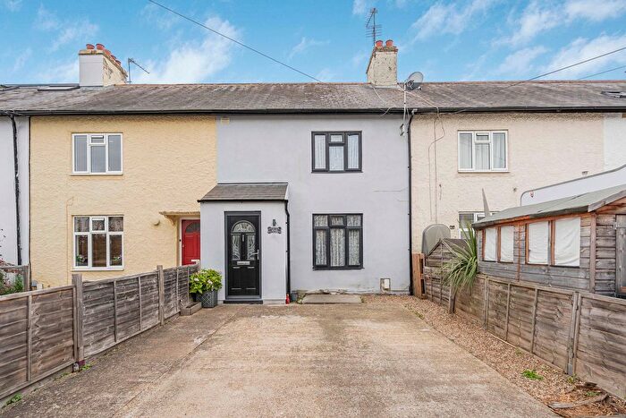 3 Bedroom Terraced House For Sale In Laytons Lane, Sunbury-On-Thames, Surrey, TW16