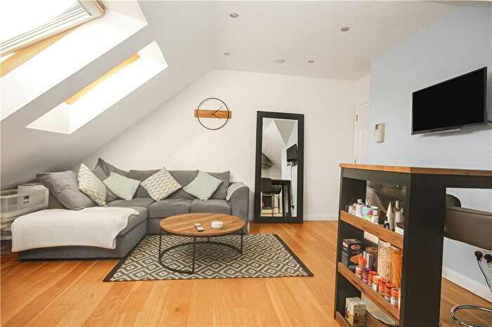 1 Bedroom Flat To Rent In Conyers Road, London, SW16